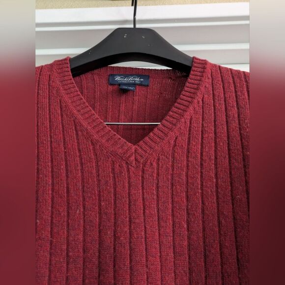 BROOKS BROTHERS MENS V-Neck  Lambs WOOL BURGUNDY SWEATER SIZE LARGE - Picture 4 of 5